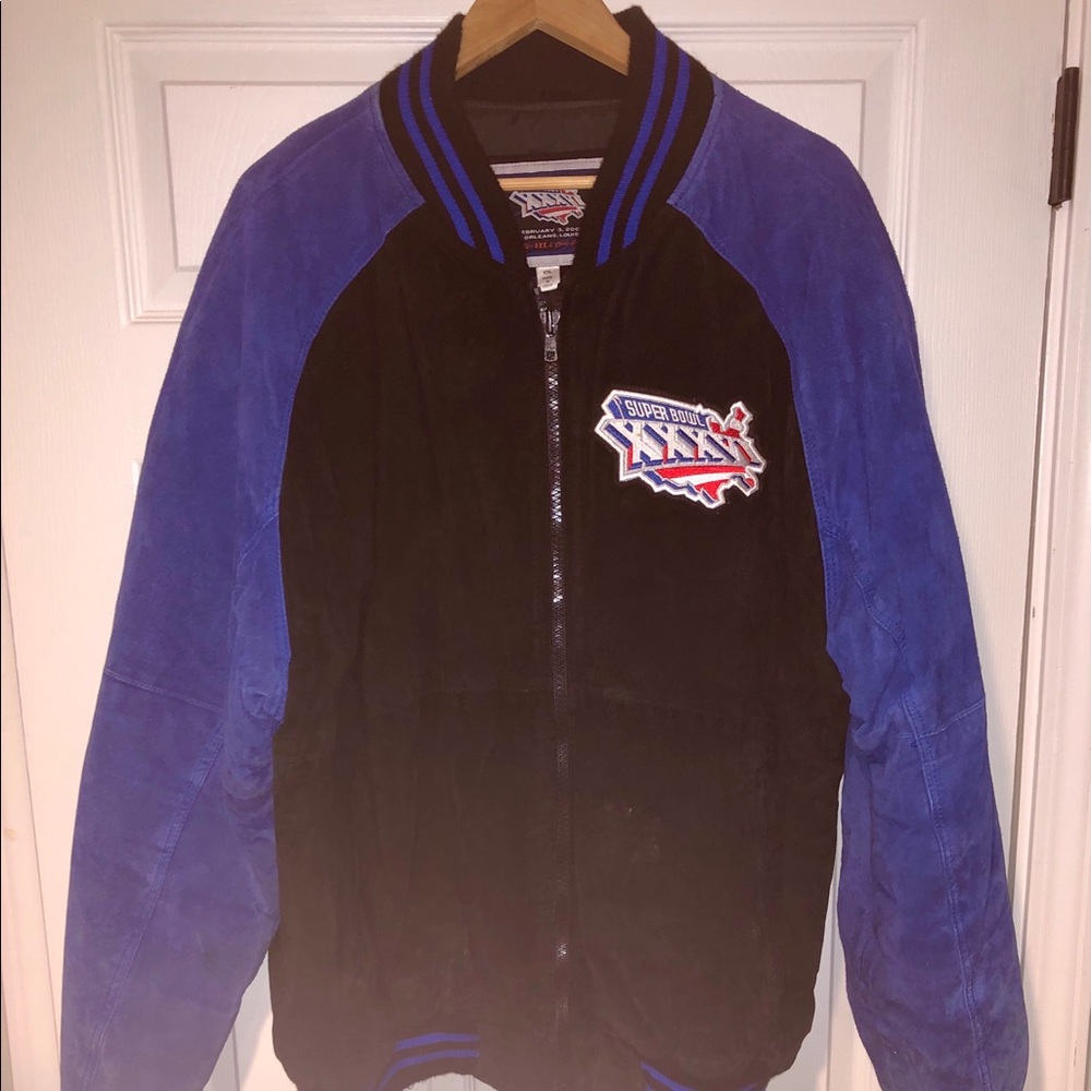 Patriots Super Bowl XXXVI jacket which is incredibly warm. Blue brushed leather